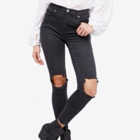 Free People Black Distressed Skinny Jeans Size 24 - Picture 1 of 7